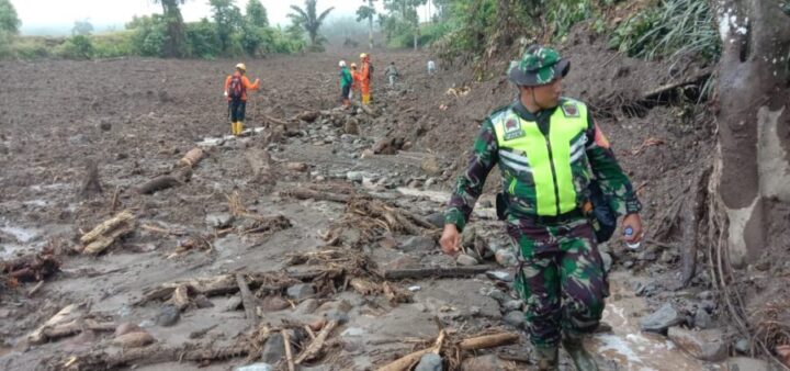 Banjir bandang,malampah,terisolasi