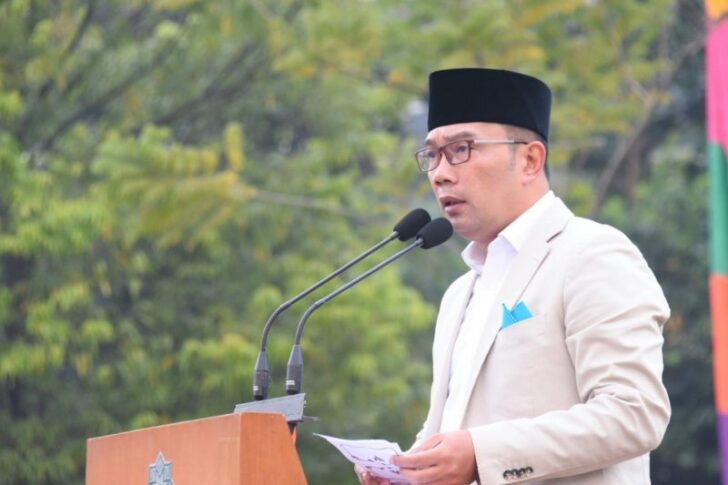 guru,ridwan kamil,cirebon,dipecat